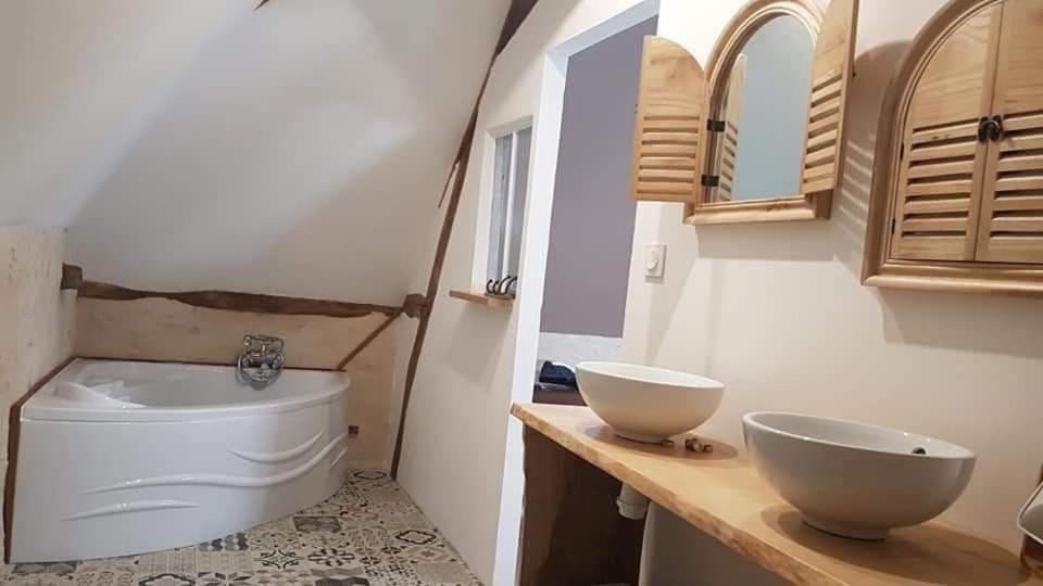 Gite Du Moulin De Barutel Mamers,Avec Spa Et Hammam Sur Reservation Payant Esterno foto